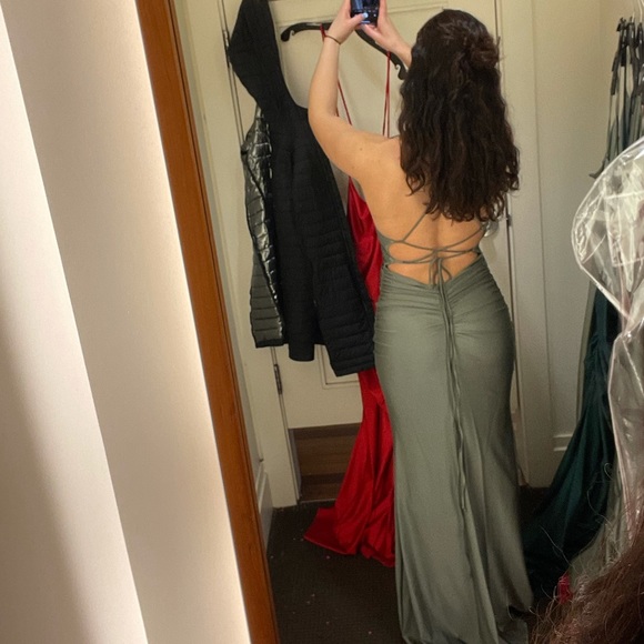 La Scala Back Lace Up Prom Dress Shirring and Open Split - Picture 3 of 3